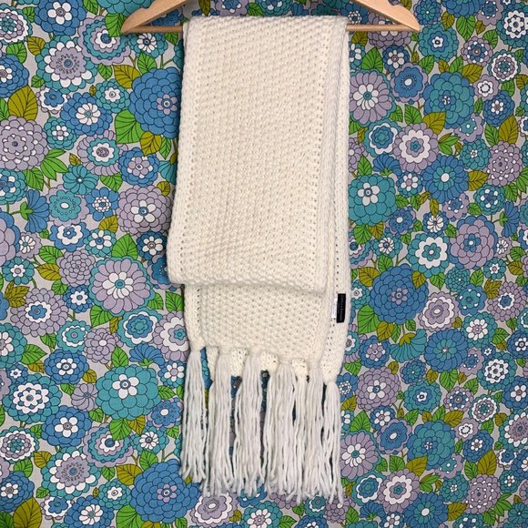 ##NWOT## Cintelli e Galluzzo Wool Blend Ivory Scarf - Picture 2 of 6